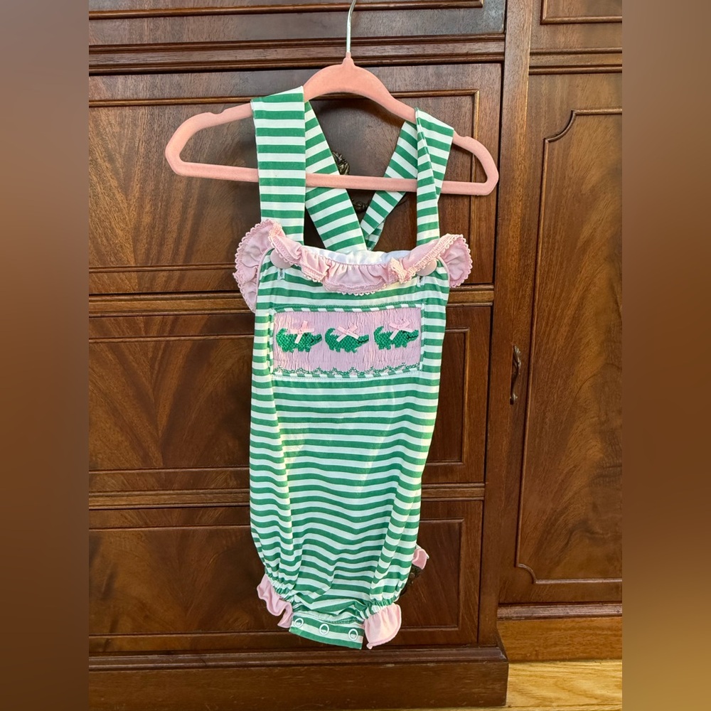 The Smocked Flamingo crocodile Bubble